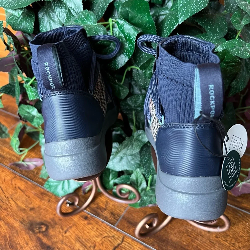 FINAL PRICE DROP $10: NWT, Rockport Women’s Bungee Bootie 
Size: Women’s 6.5 - Picture 10 of 15
